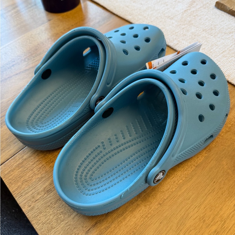 ❌SOLD❌ Blue CROCS M5/W7 (color: Turquoise Tonic)